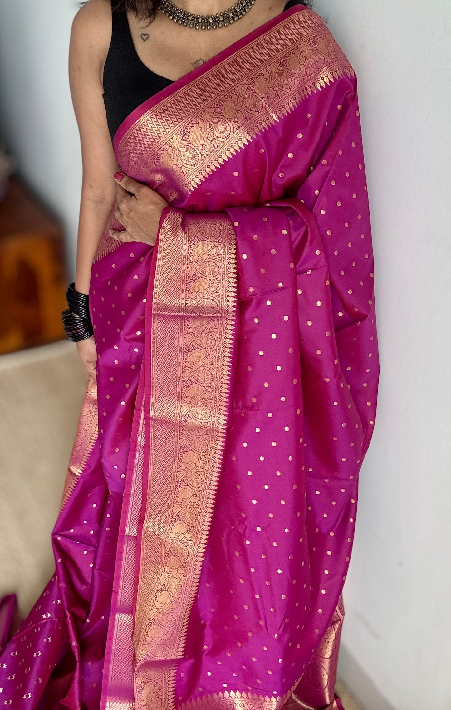 Thousand gold buttas, magenta, semi-silk - YCCOTNAUSS58