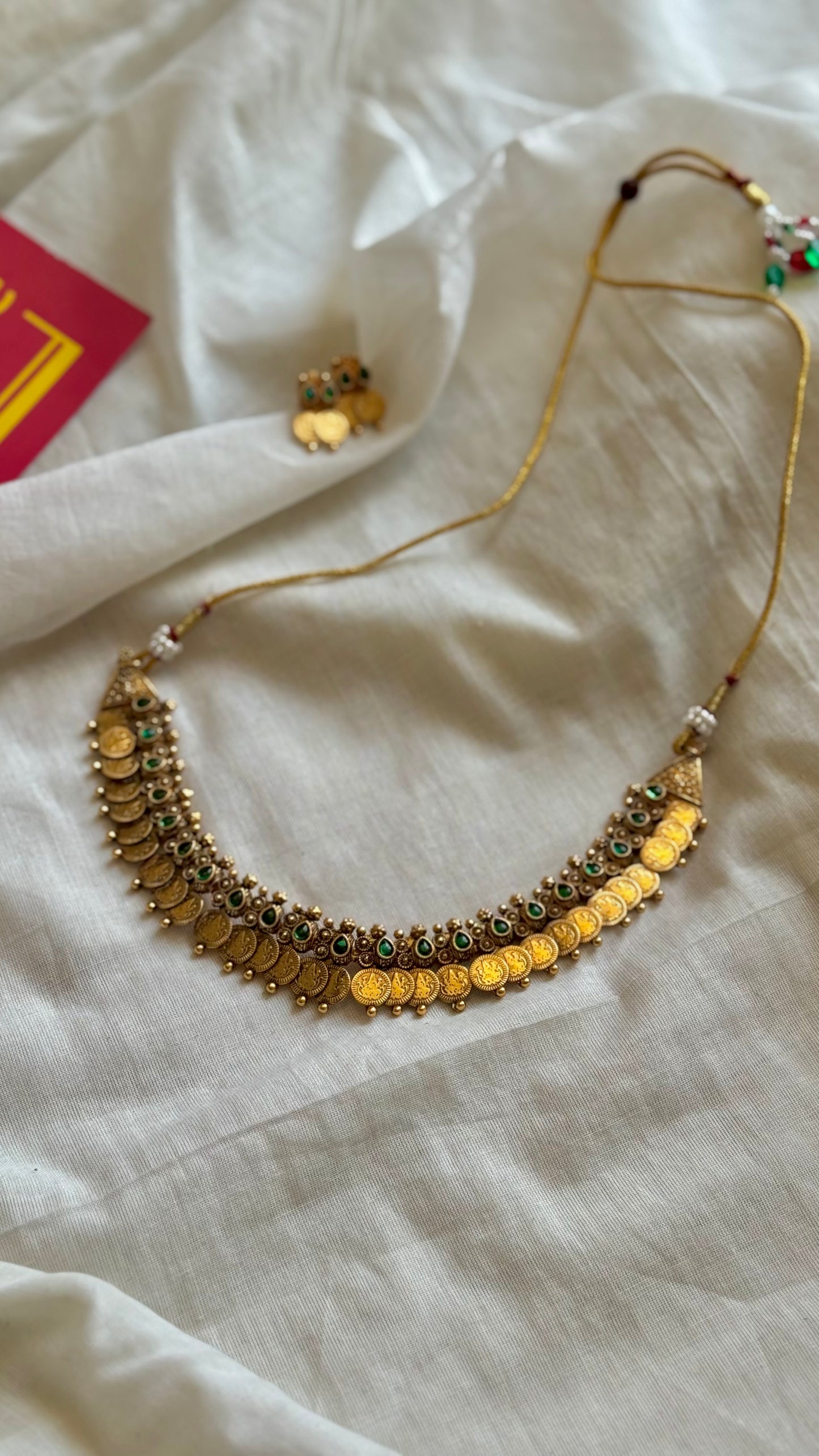 Coin with green stones in drop shape, neckpiece with earrings - YCGPNP670