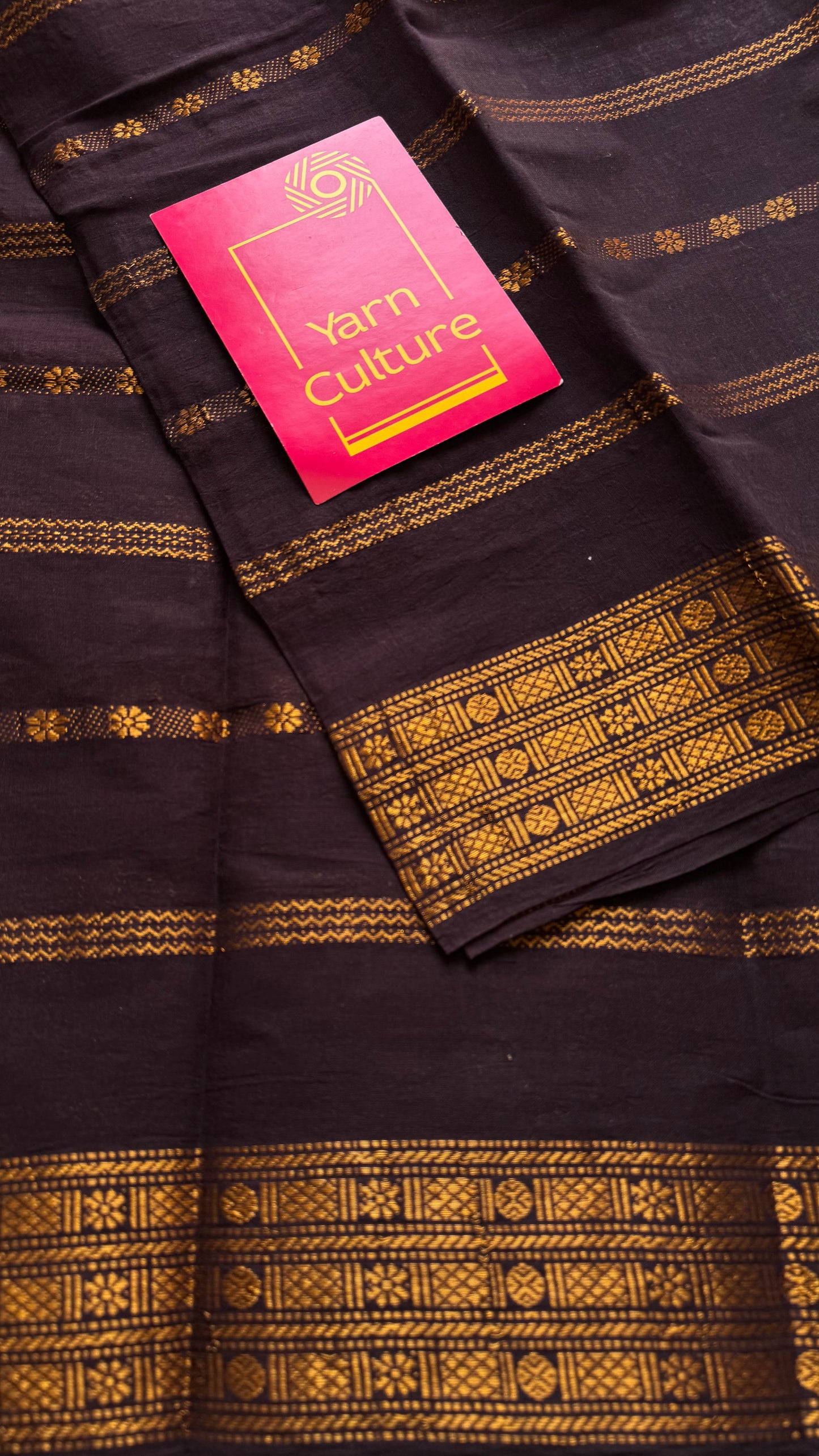 Purple brown floral patterned velthaari, kattuchayam dyed madurai cotton saree  - YCCOTNMSAP216