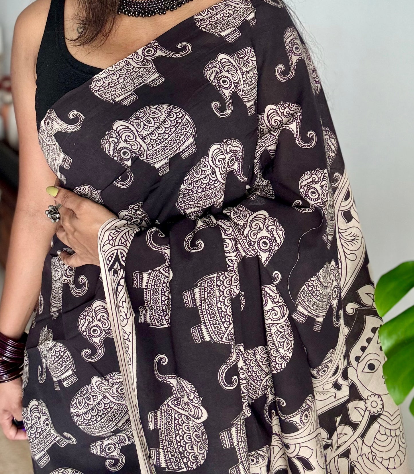 Black kalamkari saree, elephant motifs, soft cotton - YCWOTDMA349