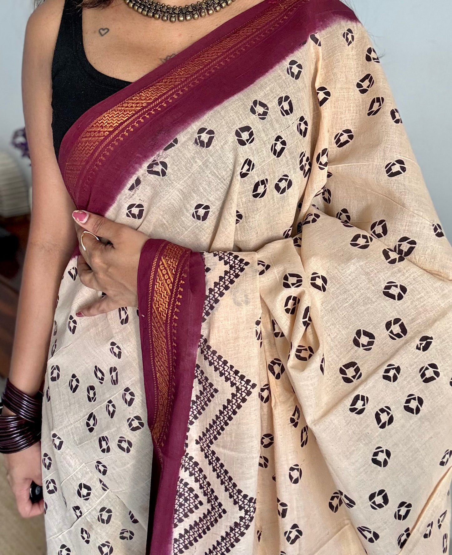 Ivory with maroon contrast, kattuchayam dyed madurai cotton saree - YCCOTNMA239