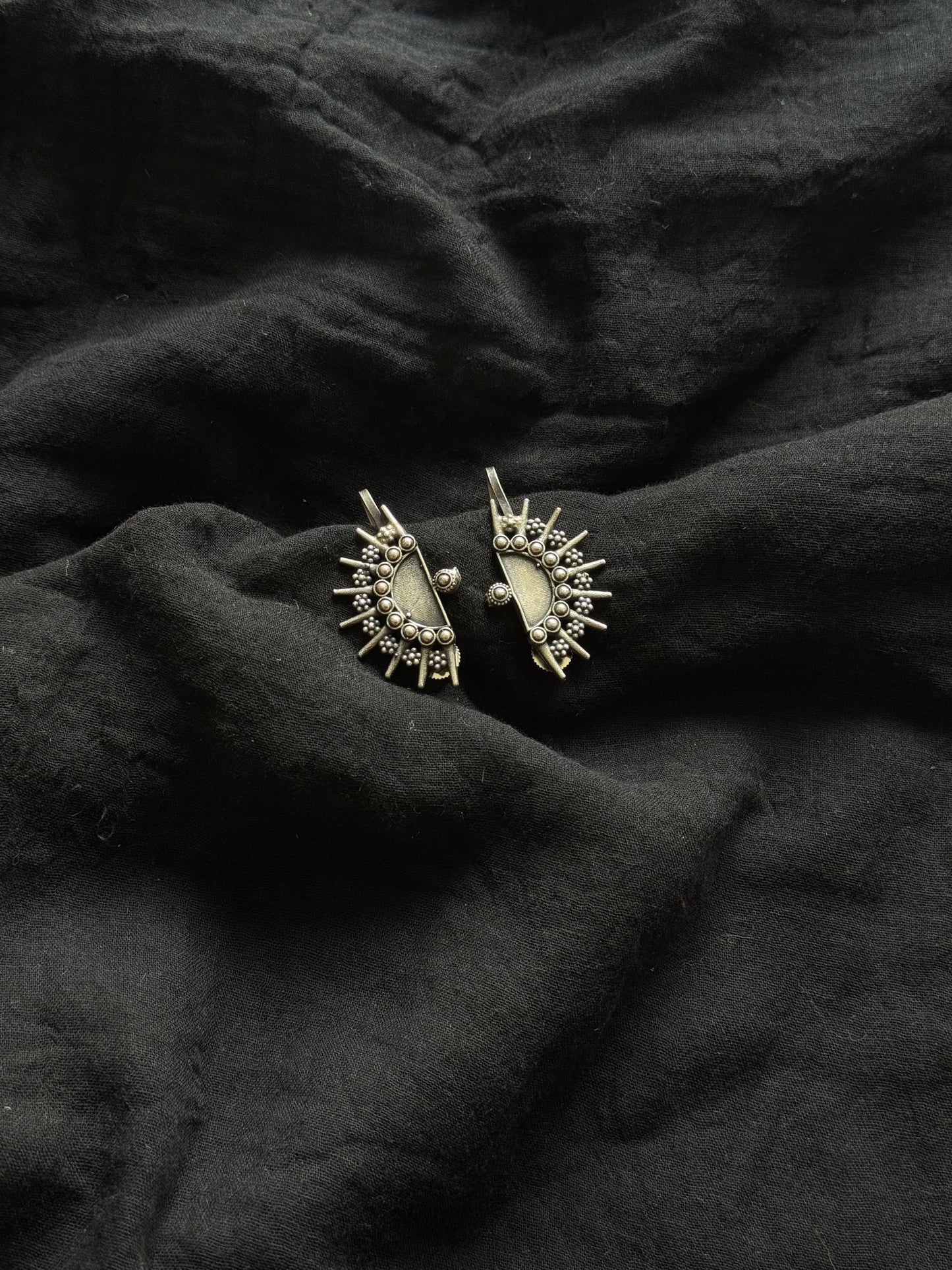 Oxidised silver, half spike patterned earring with clipon - YCOSEBU518