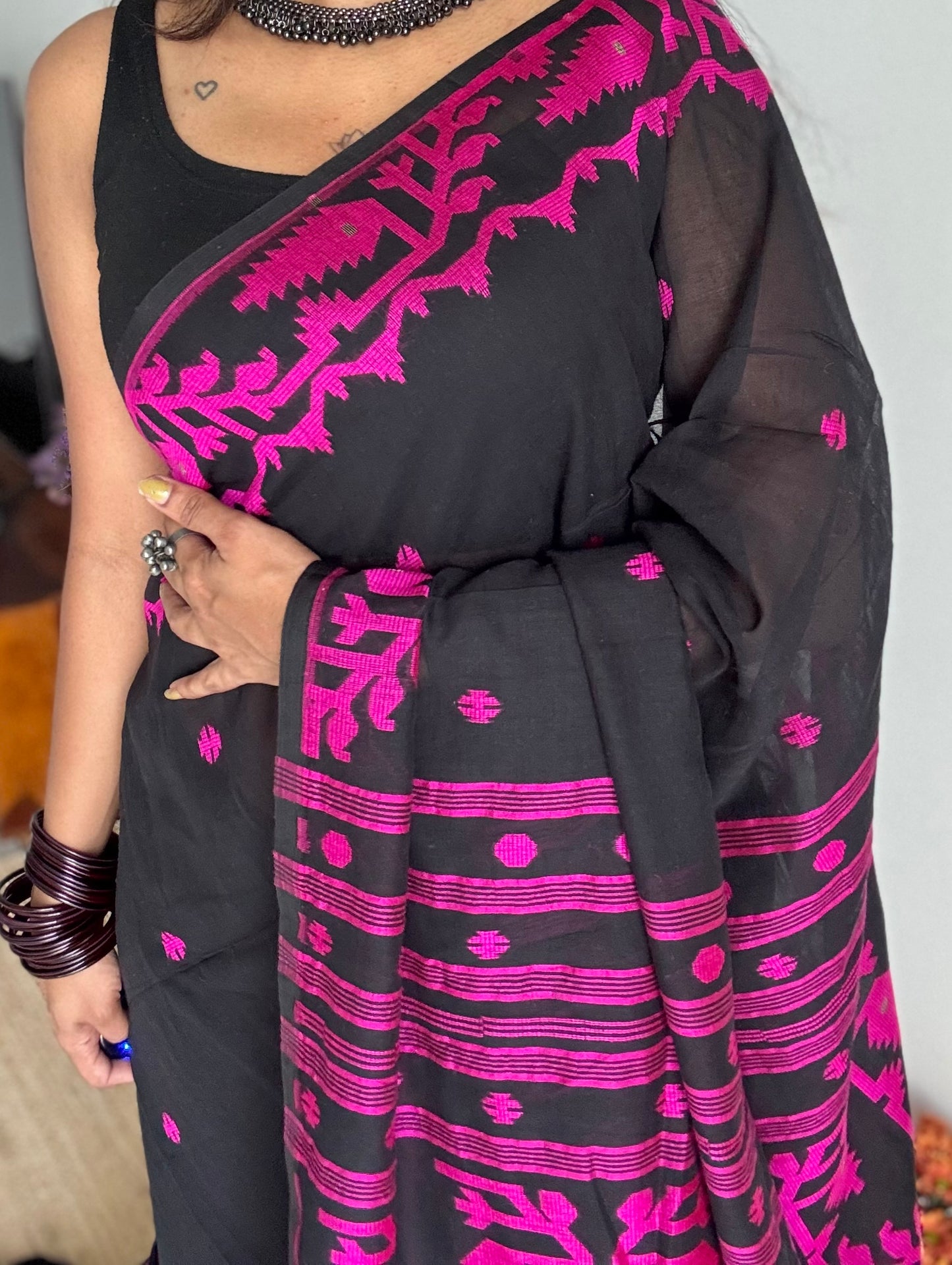 Black with magenta contrast jamdani saree in soft handloom cotton - YCBCJDFE380