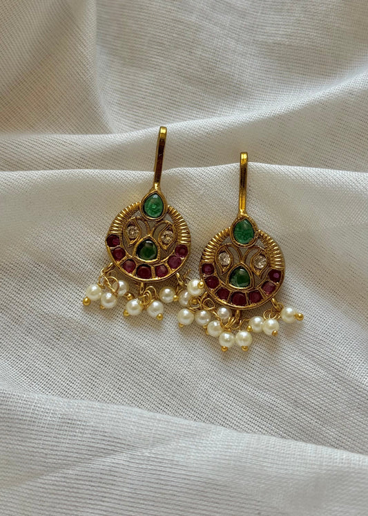 Bugadi clip-on round (non pierced), green, ruby and white - YCGPEBU658