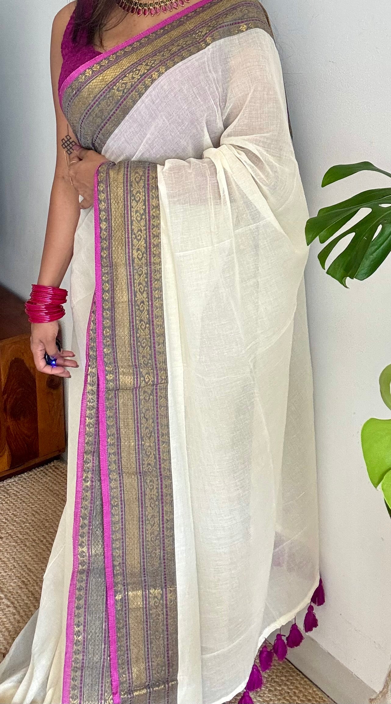 Ivory mul saree, purple pink and antique gold kanchi border - YCIEON30