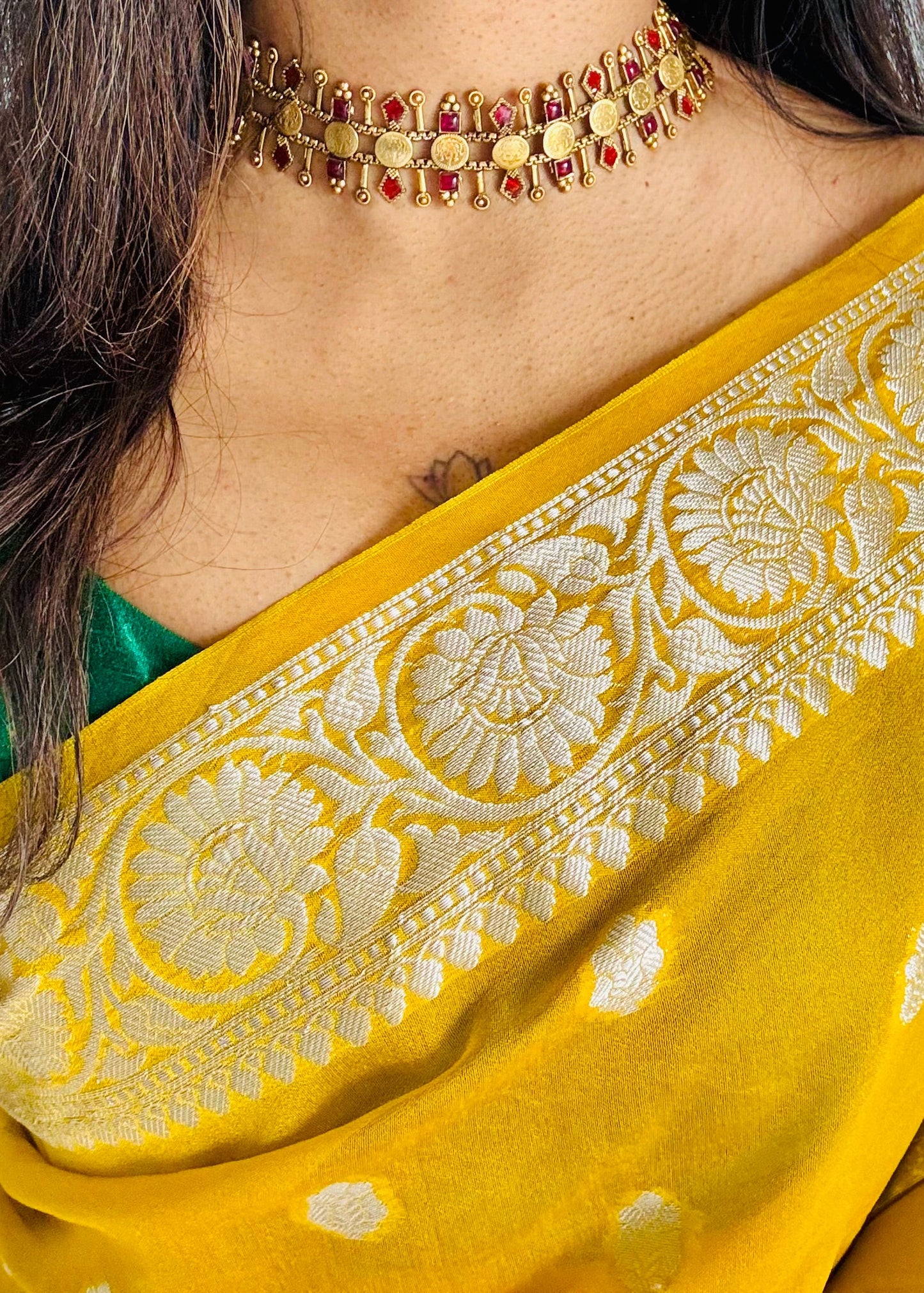 Coin and red stone neckpiece with earrings - YCGPNP636