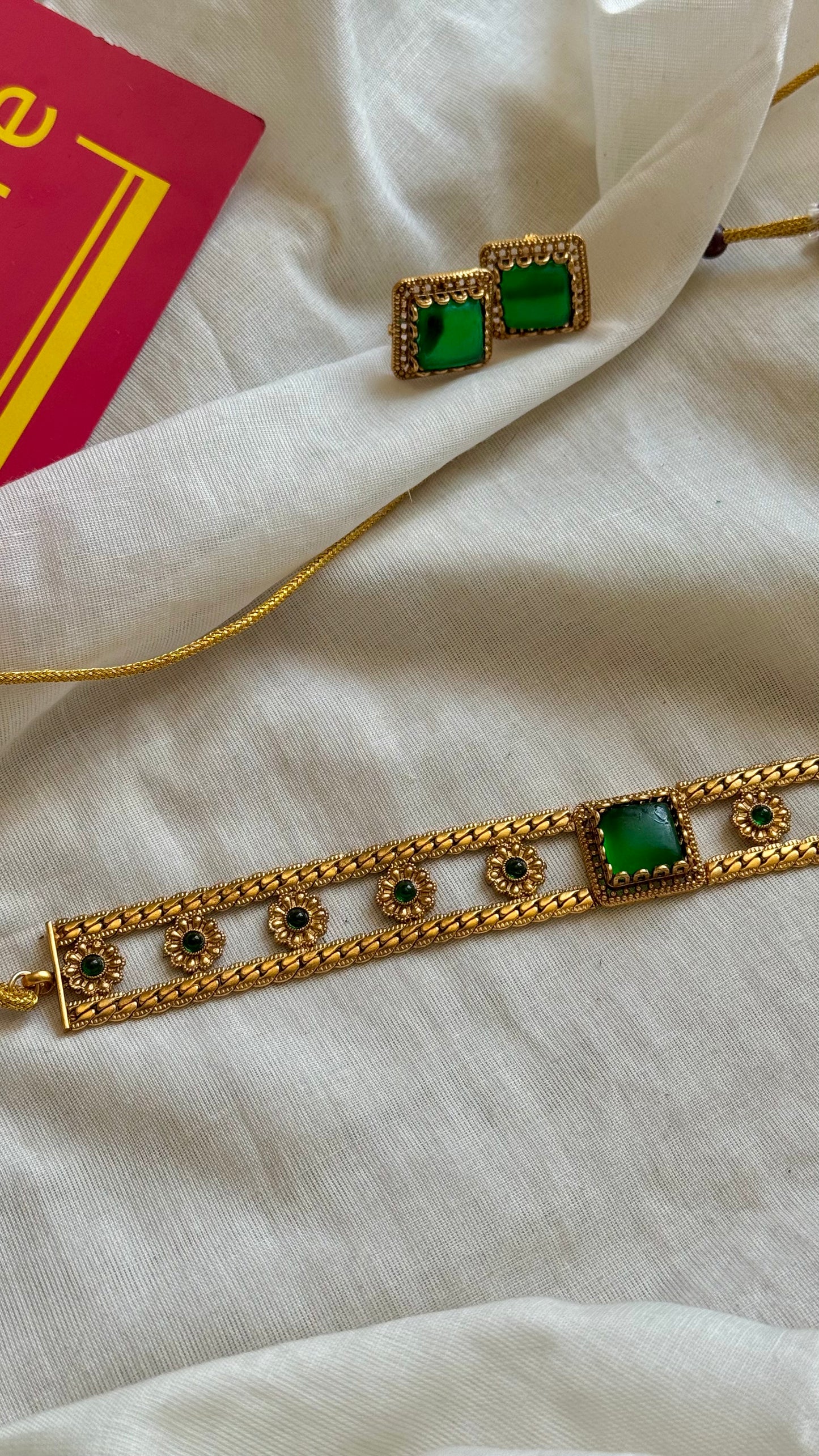 Floral choker neckpiece with green stones, with earrings - YCGPNP673