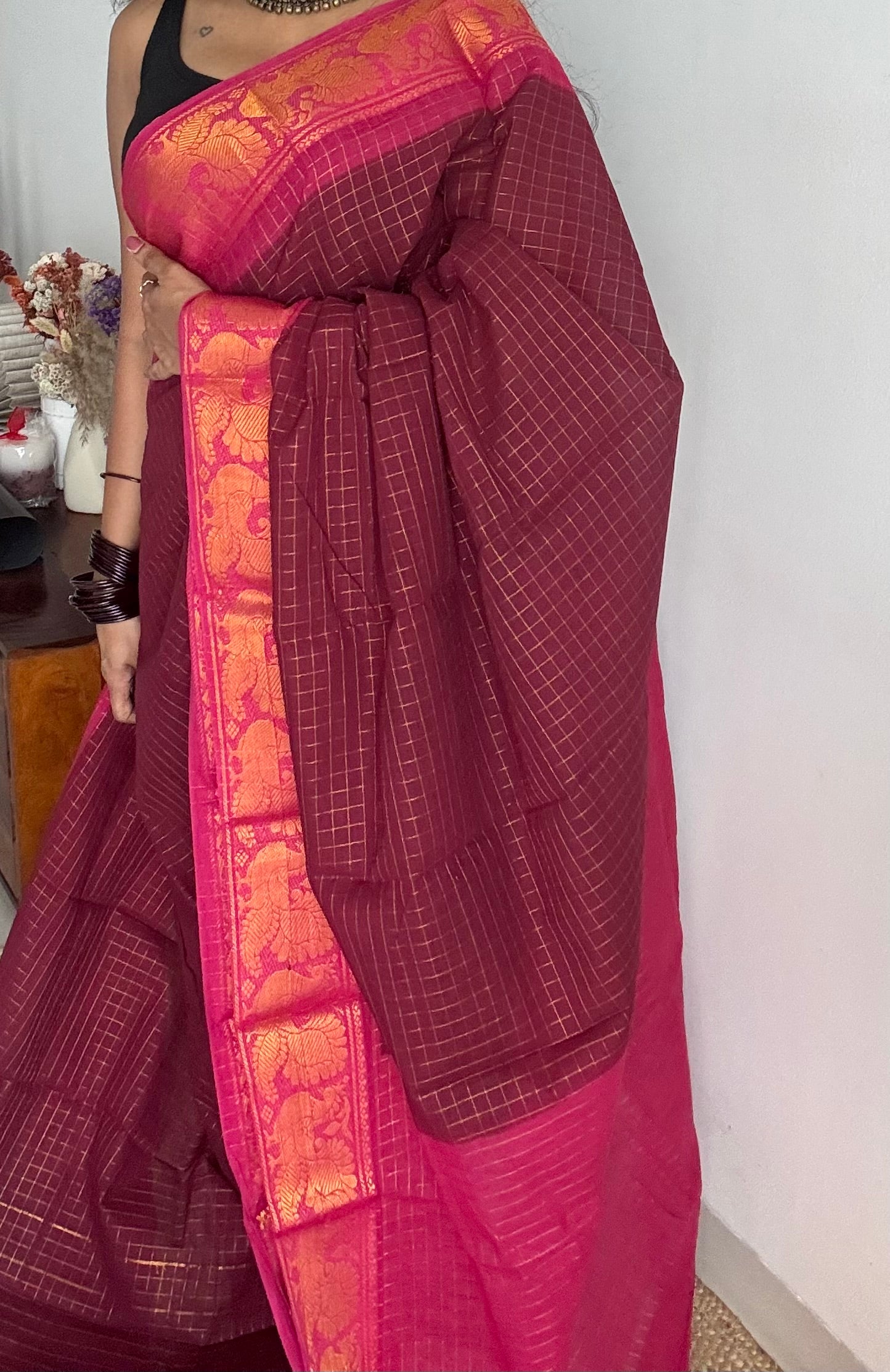 Maroon with hot pink contrast zari checkered sungudi, kattuchayam dyed madurai cotton - YCCOTNMSAP184