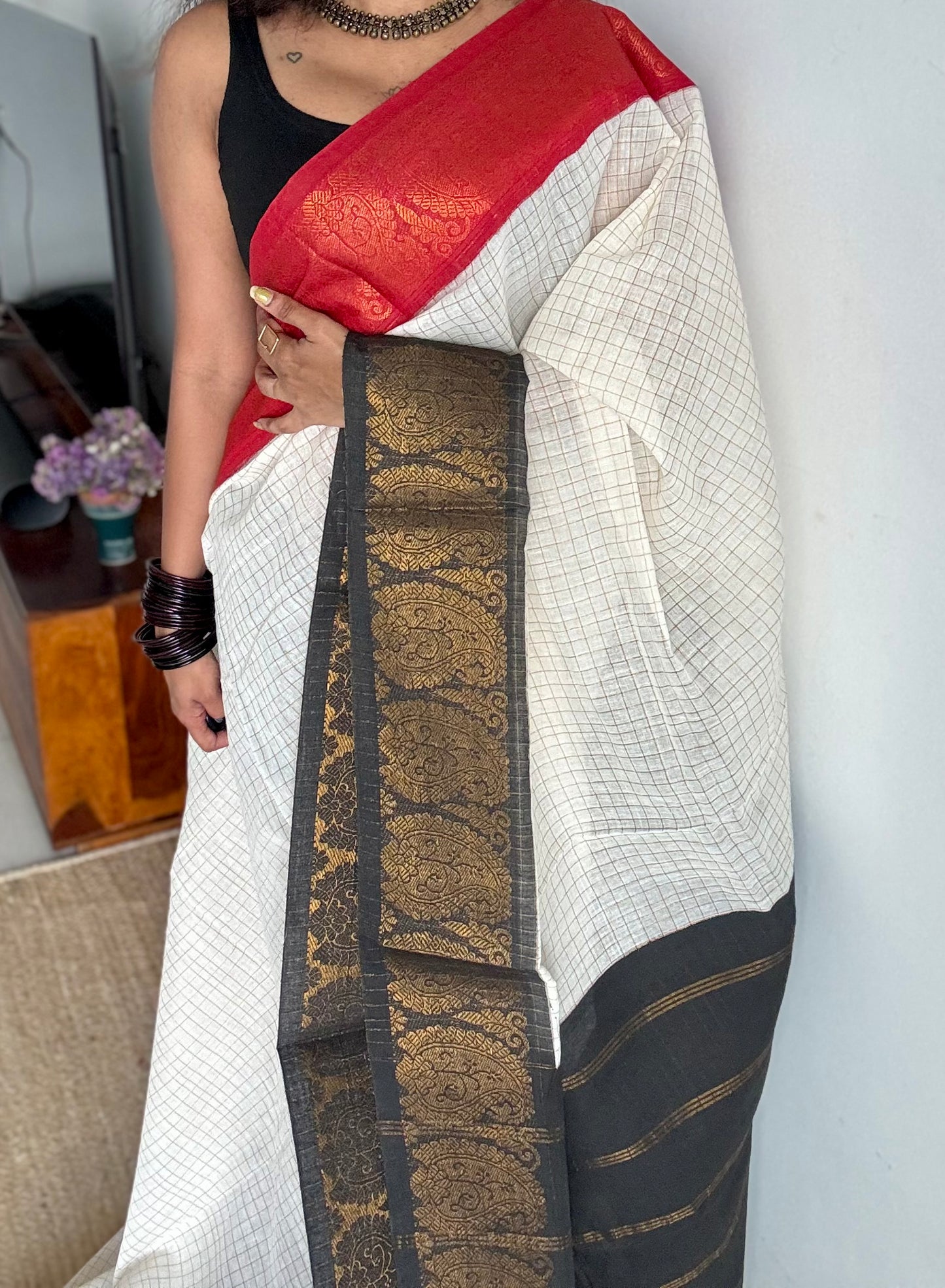 Sungudi cotton checks, ivory gold base, red and black dual tone flower paisley border, soft cotton - YCCOTNGJJA165