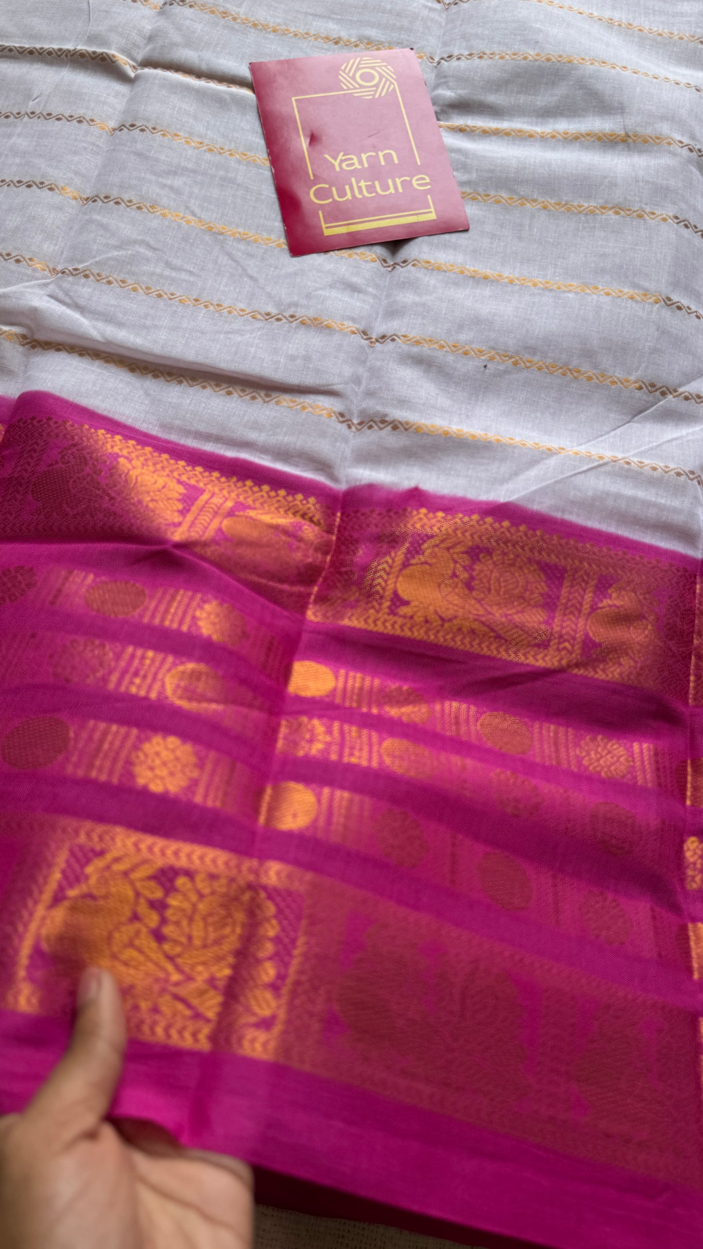 White and hot pink sungudi with rettai pettu wide border