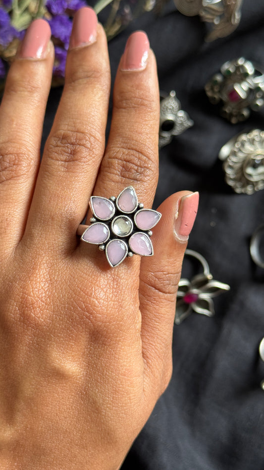 Adjustable floral ring - pink