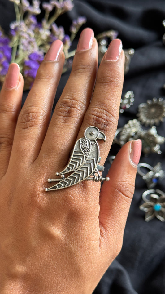 Adjustable ring - single parrot