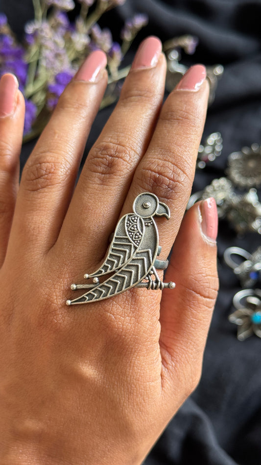 Adjustable ring - single parrot