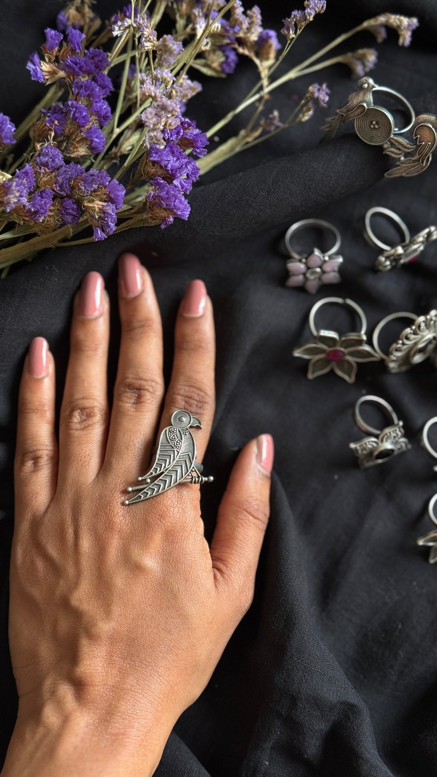 Adjustable ring - single parrot