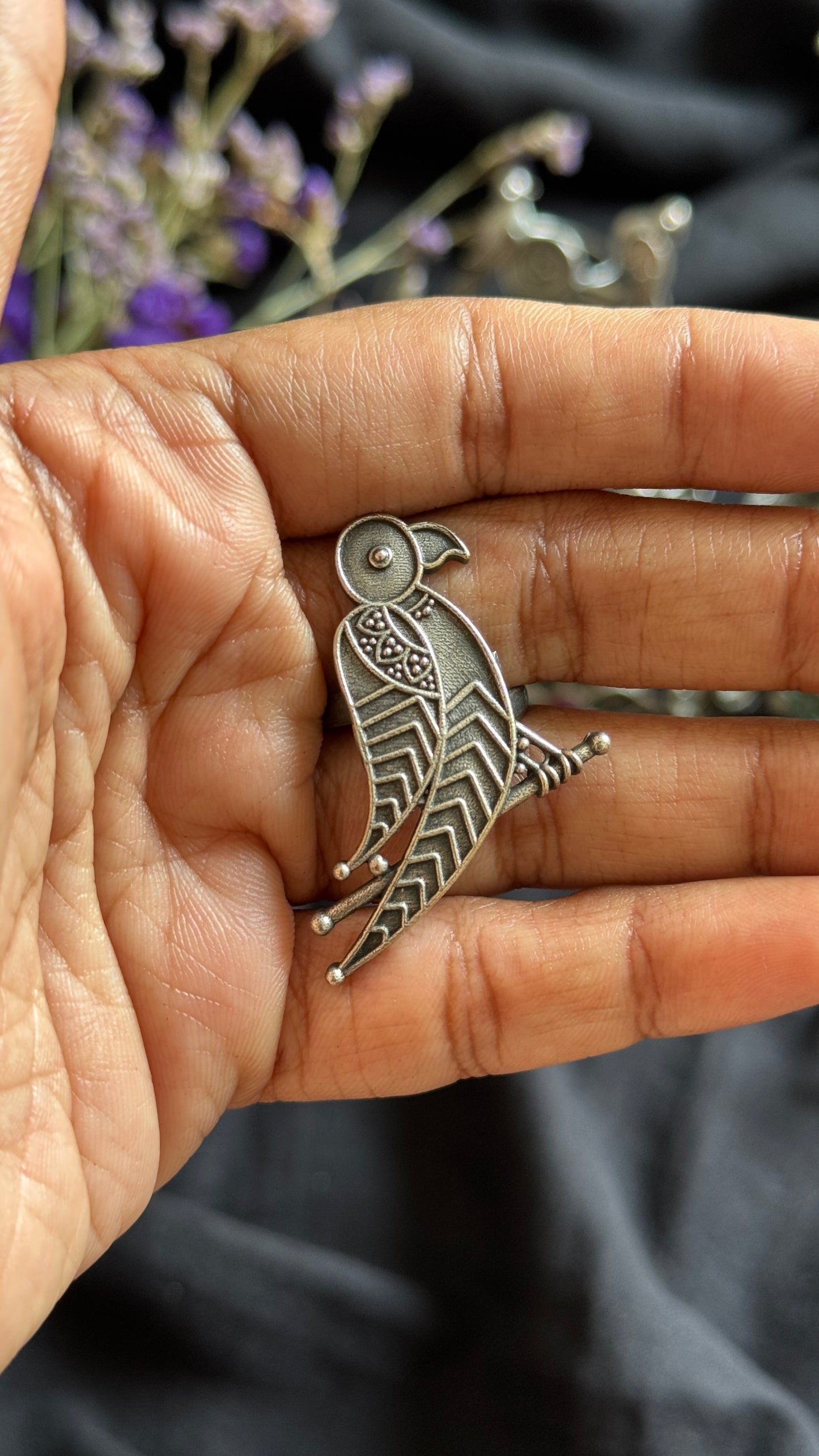 Adjustable ring - single parrot