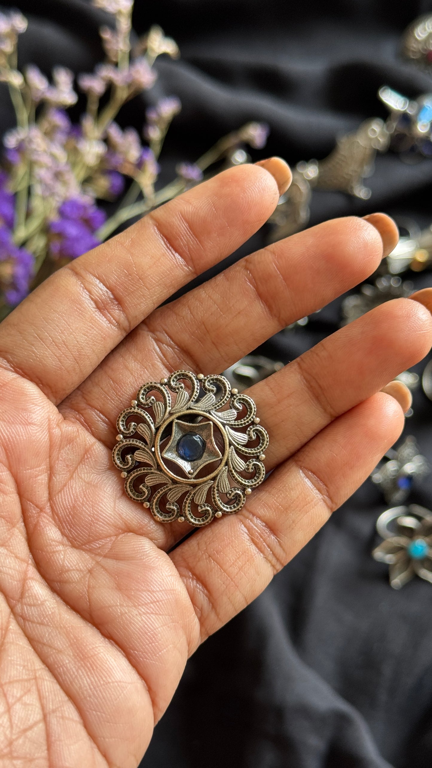 Adjustable floral round ring - blue stone - YCOSFR110