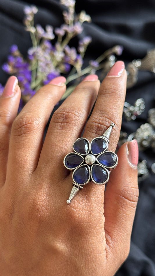 Adjustable floral ring - dark blue