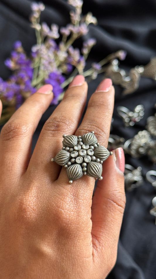 Adjustable floral petal ring - white stones - YCOSFR105