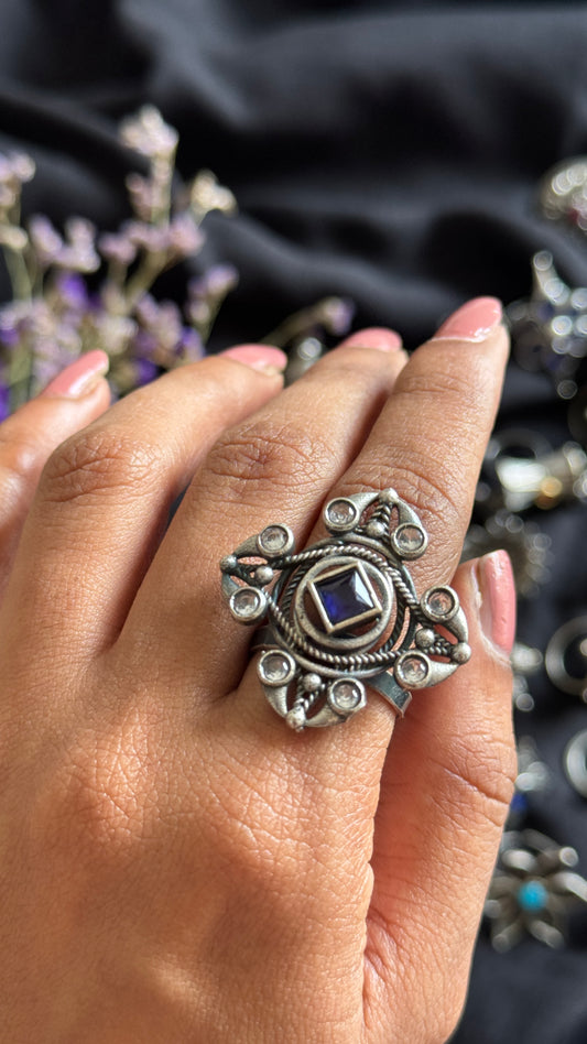 Adjustable floral square ring - blue stones
