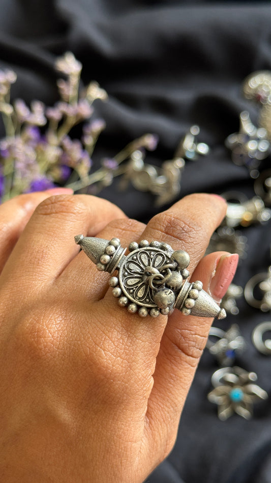 Adjustable ring - ghungroo