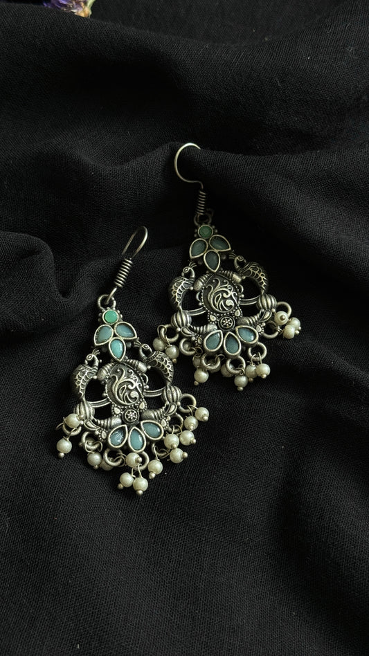 Hanging earrings - silver & mint