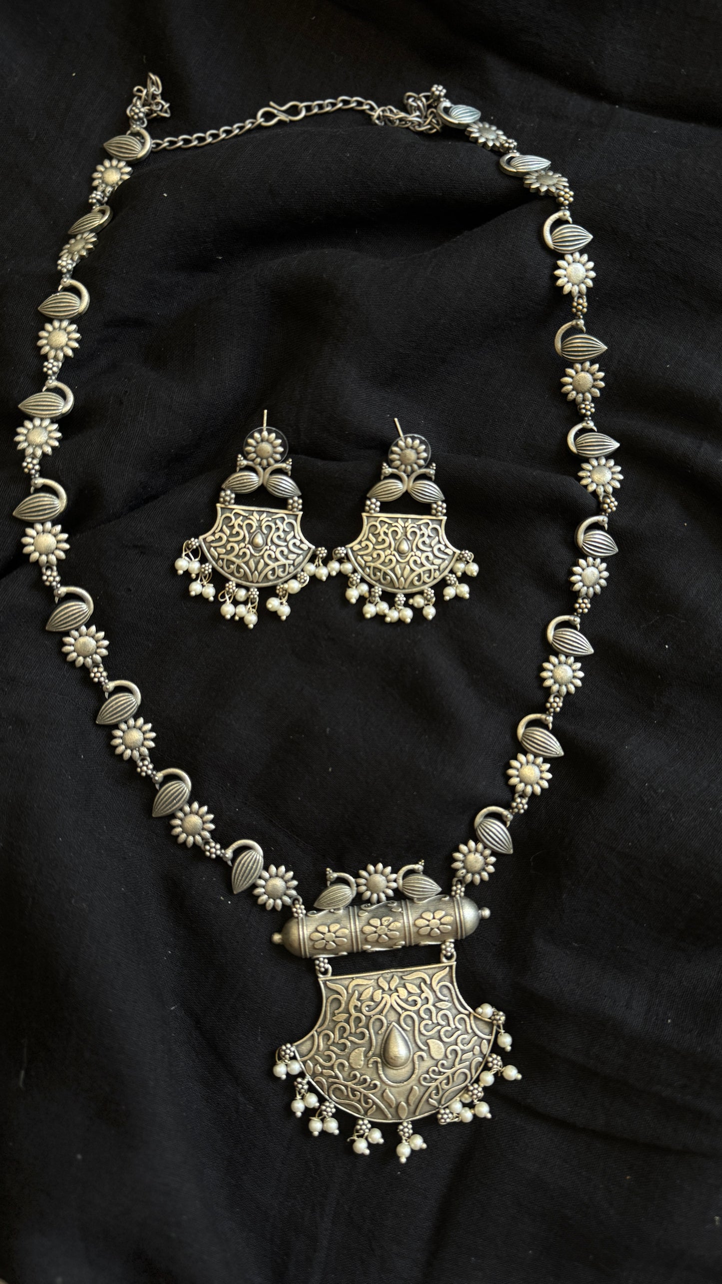 Long haram - silver with dangler earring