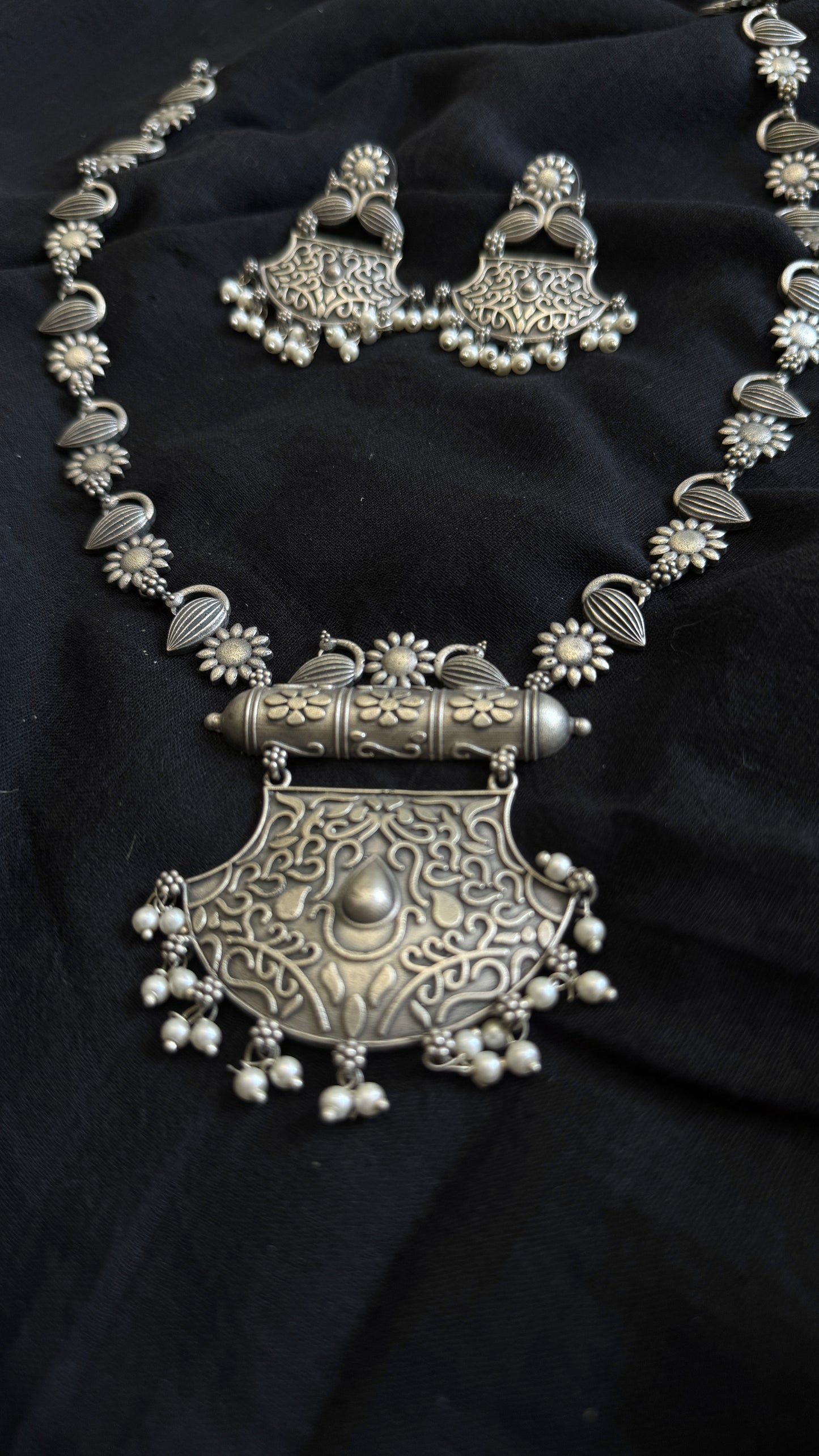 Long haram - silver with dangler earring