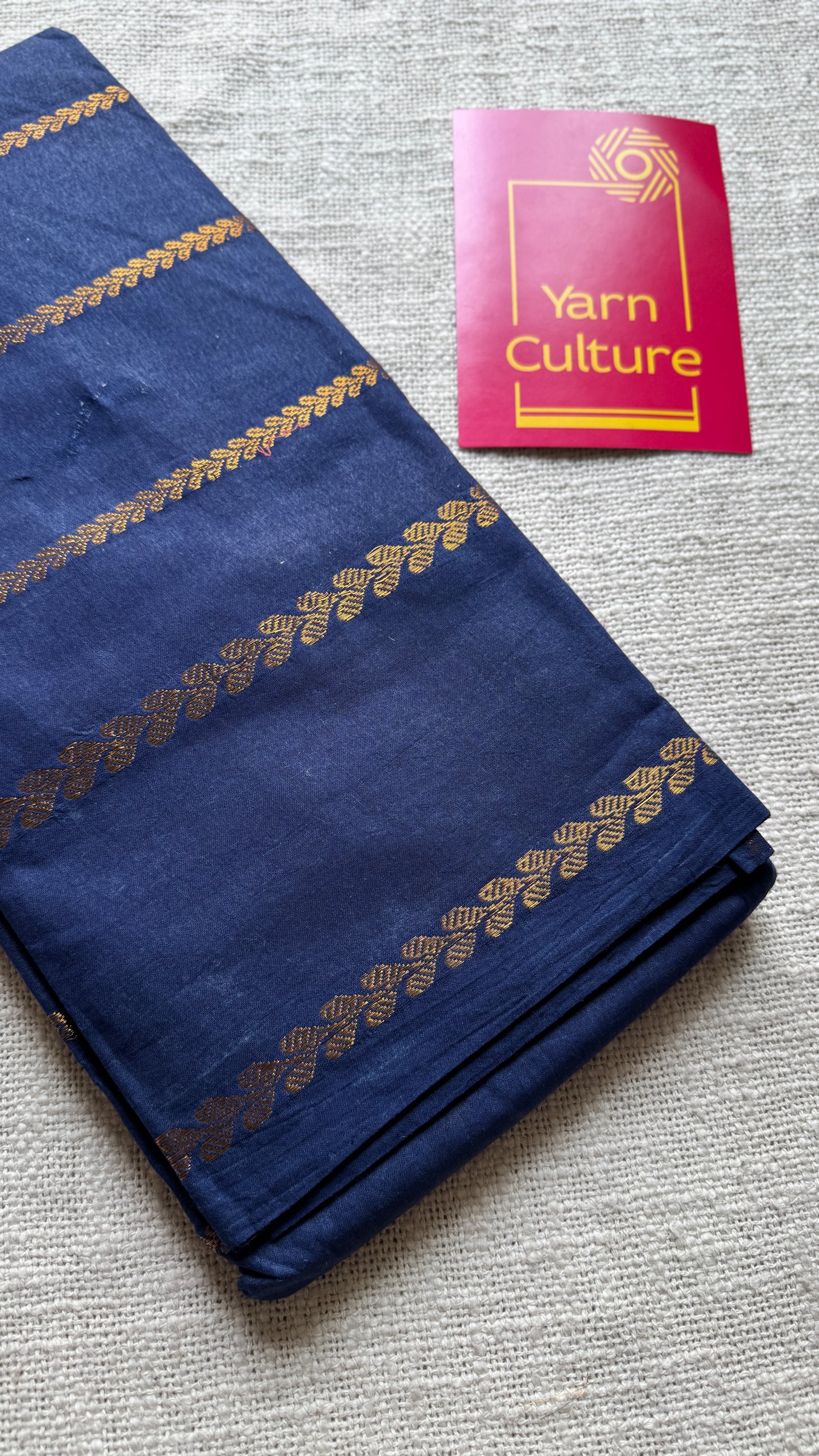 Dark blue veldhaari and patterned sungudi