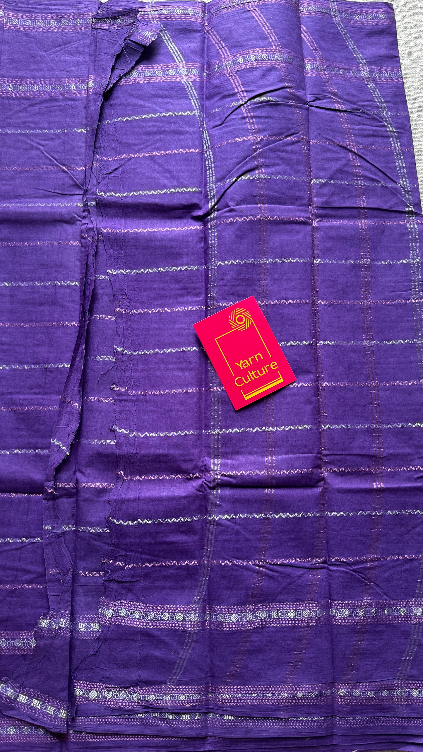 Violet veldhaari and patterned silver zari sungudi