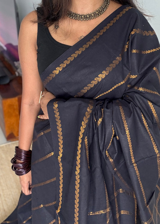 Black veldhaari and patterned sungudi