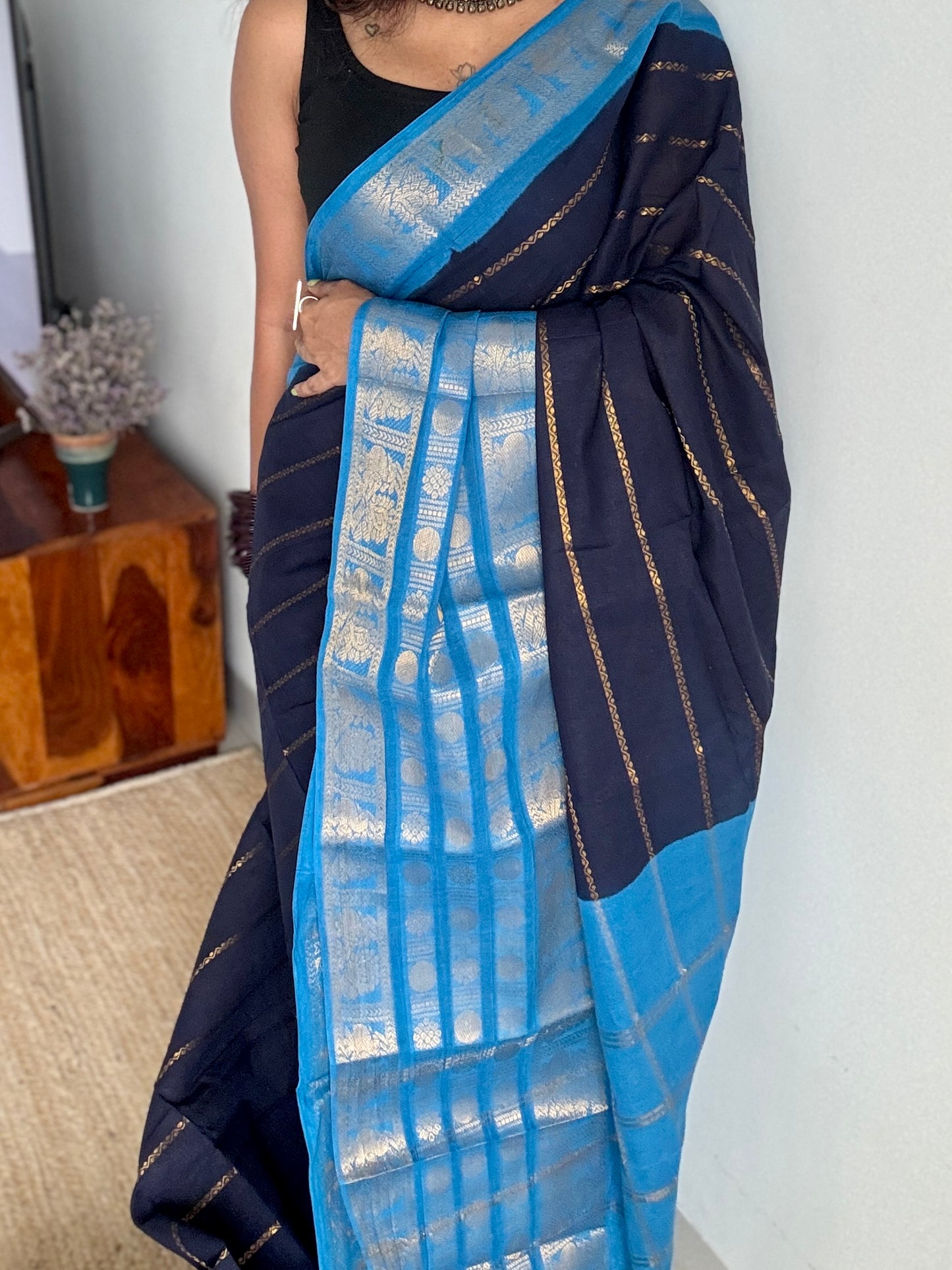 Dark blue and light blue sungudi with peacock motif rettai pettu wide border