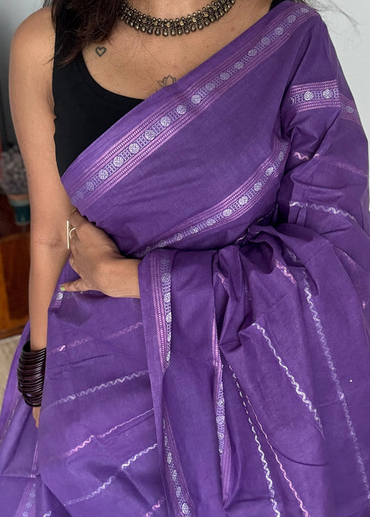 Violet veldhaari and patterned silver zari sungudi
