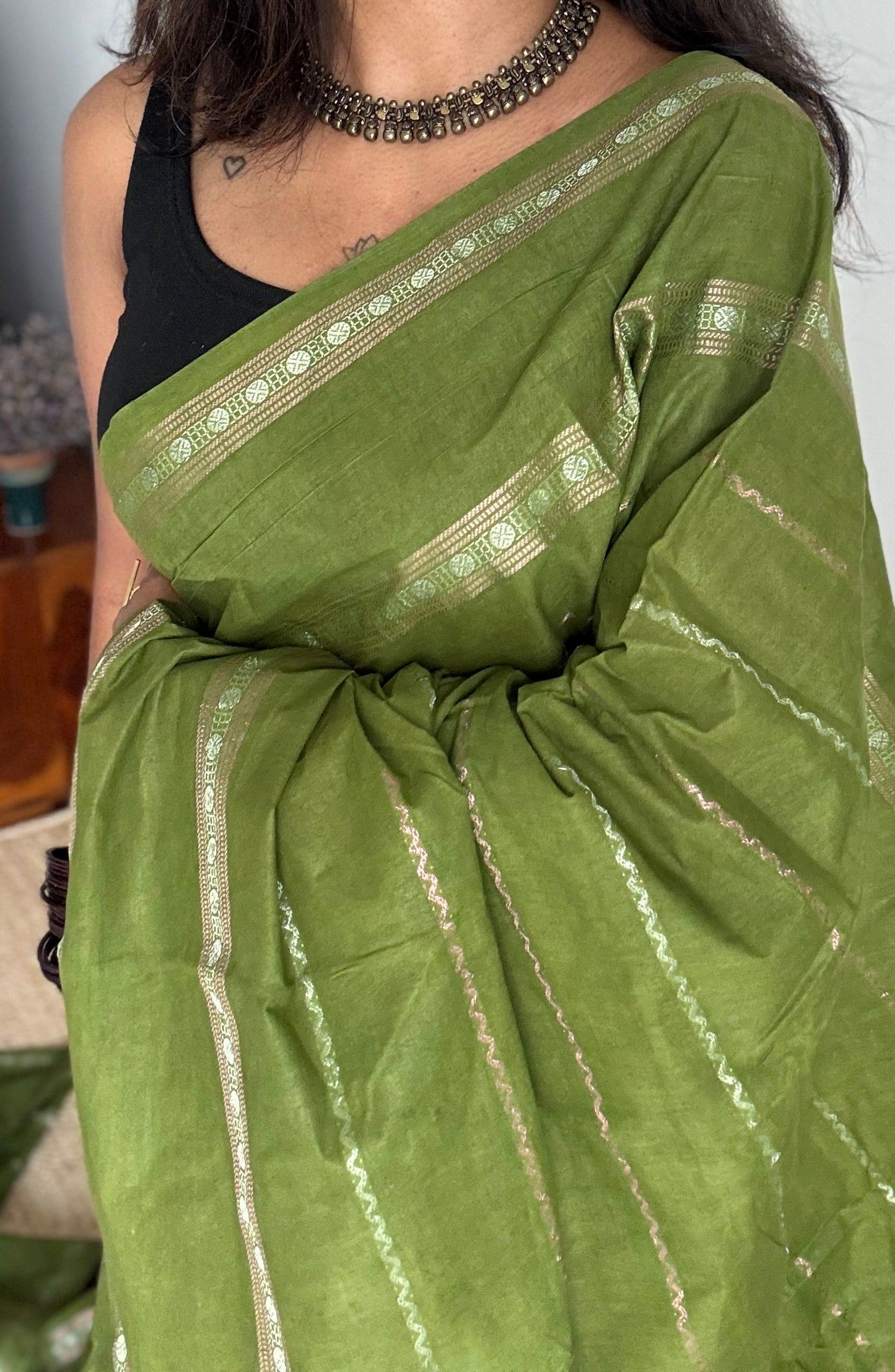 Olive green veldhaari and patterned silver zari sungudi