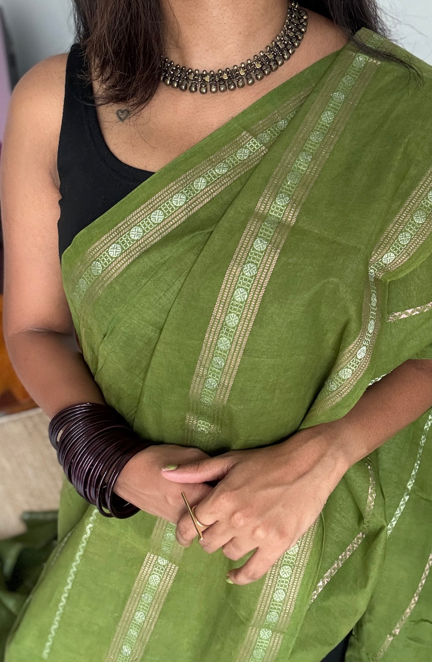 Olive green veldhaari and patterned silver zari sungudi