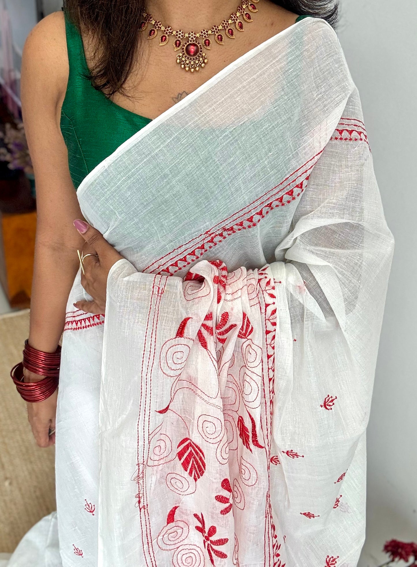 Ivory soft cotton with red kantha threadwork - YCON25BCKW23