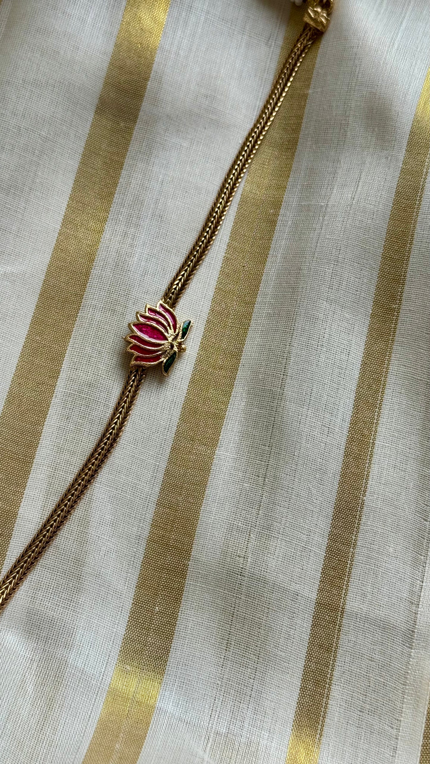 Single pink lotus attigai - YCAGC54