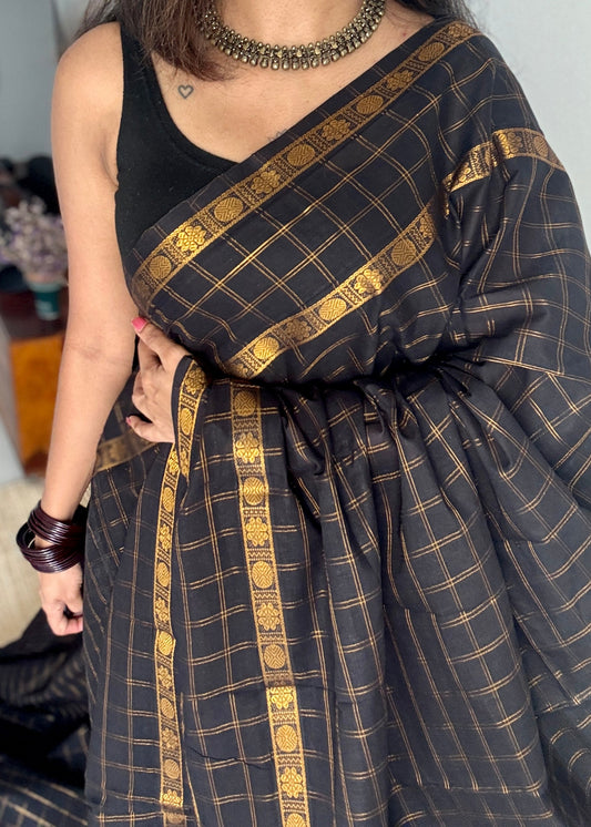 Black adayar zari kattam, sungudi cotton, with contrast blouse fabric - YCCOTNAZKR01