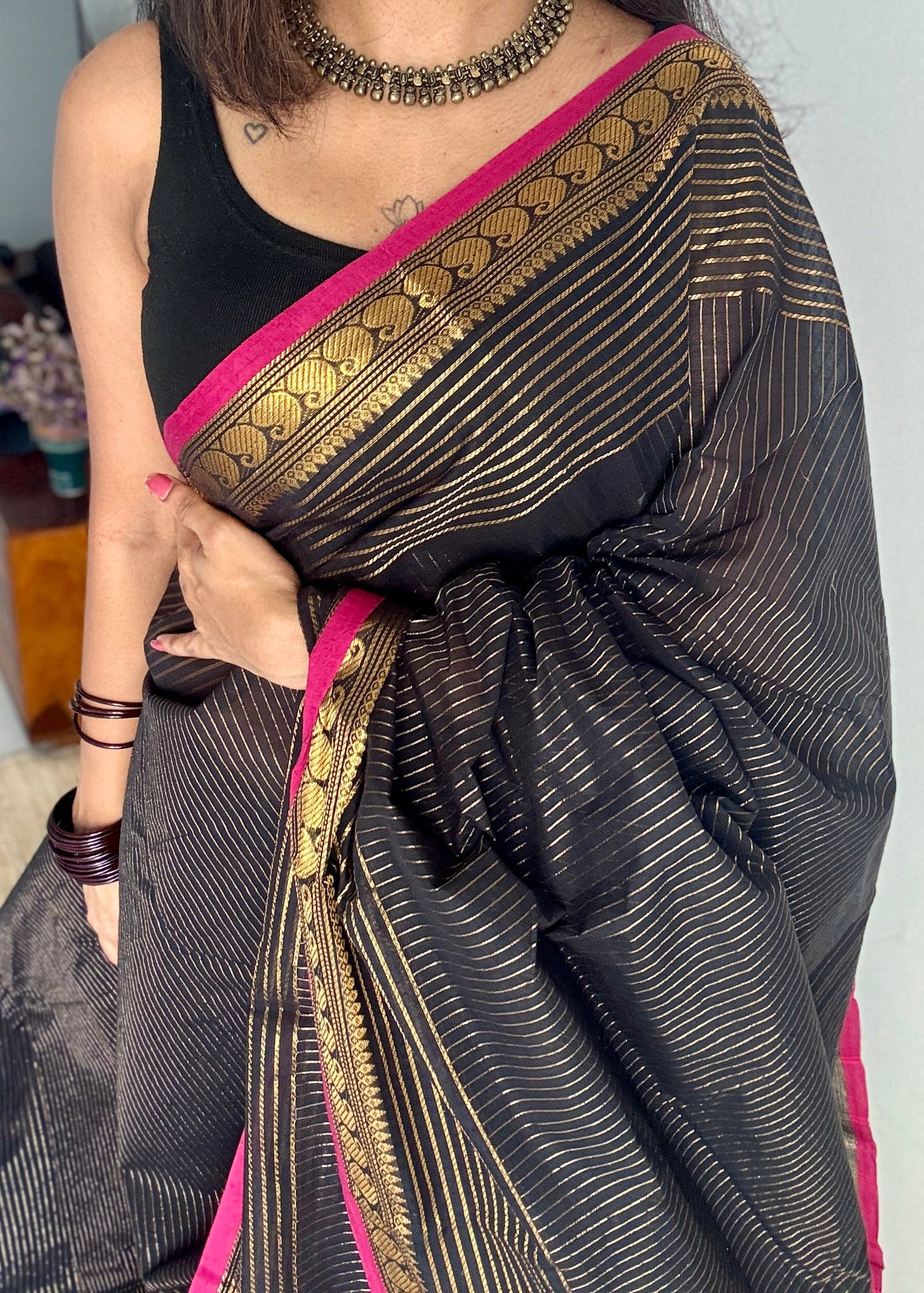Black with gold stripes, pink motif border - Kanchi Cotton - YCCOTNCLS01
