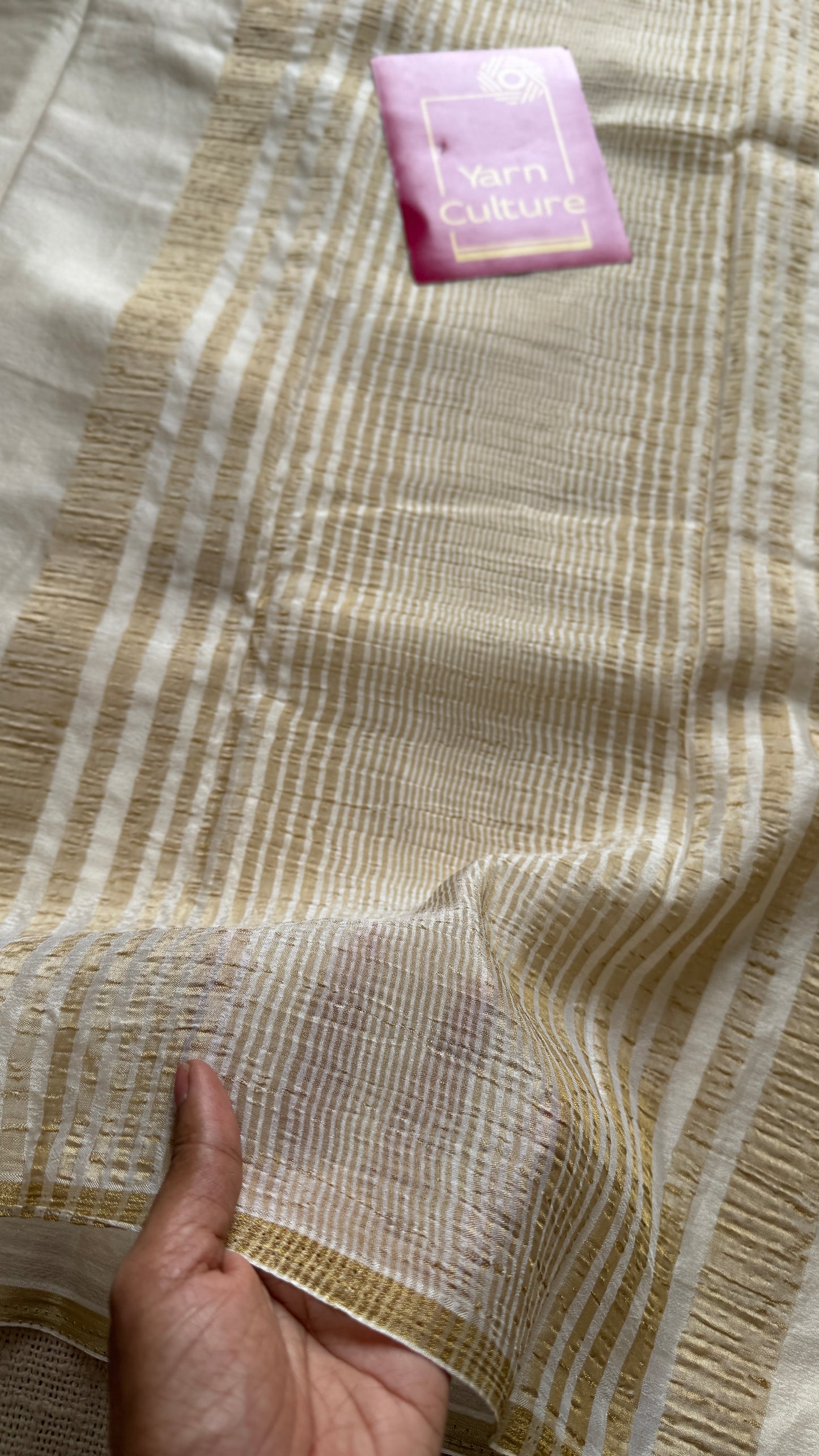 Noor - Ivory whispers & golden grace, chinon