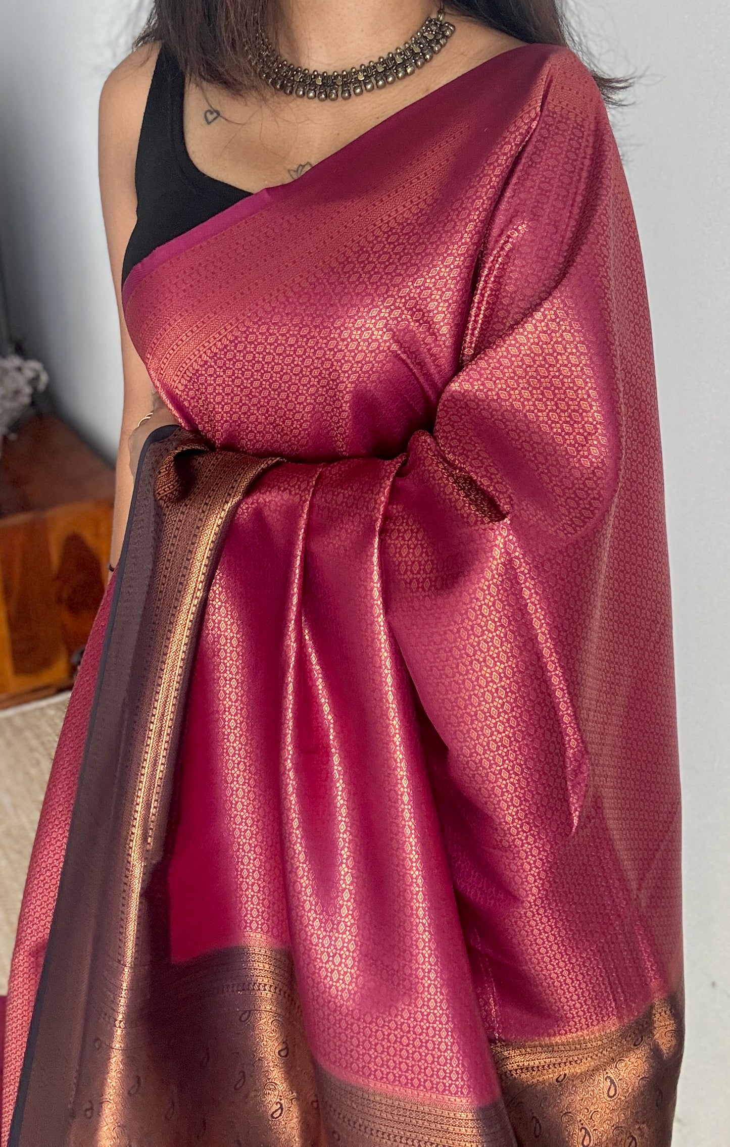 Night Rose - Wine with black, semi-silk