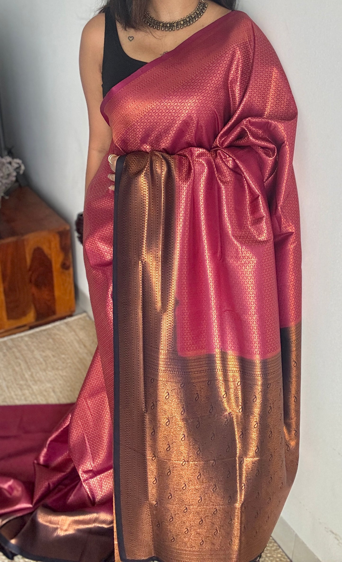 Night Rose - Wine with black, semi-silk