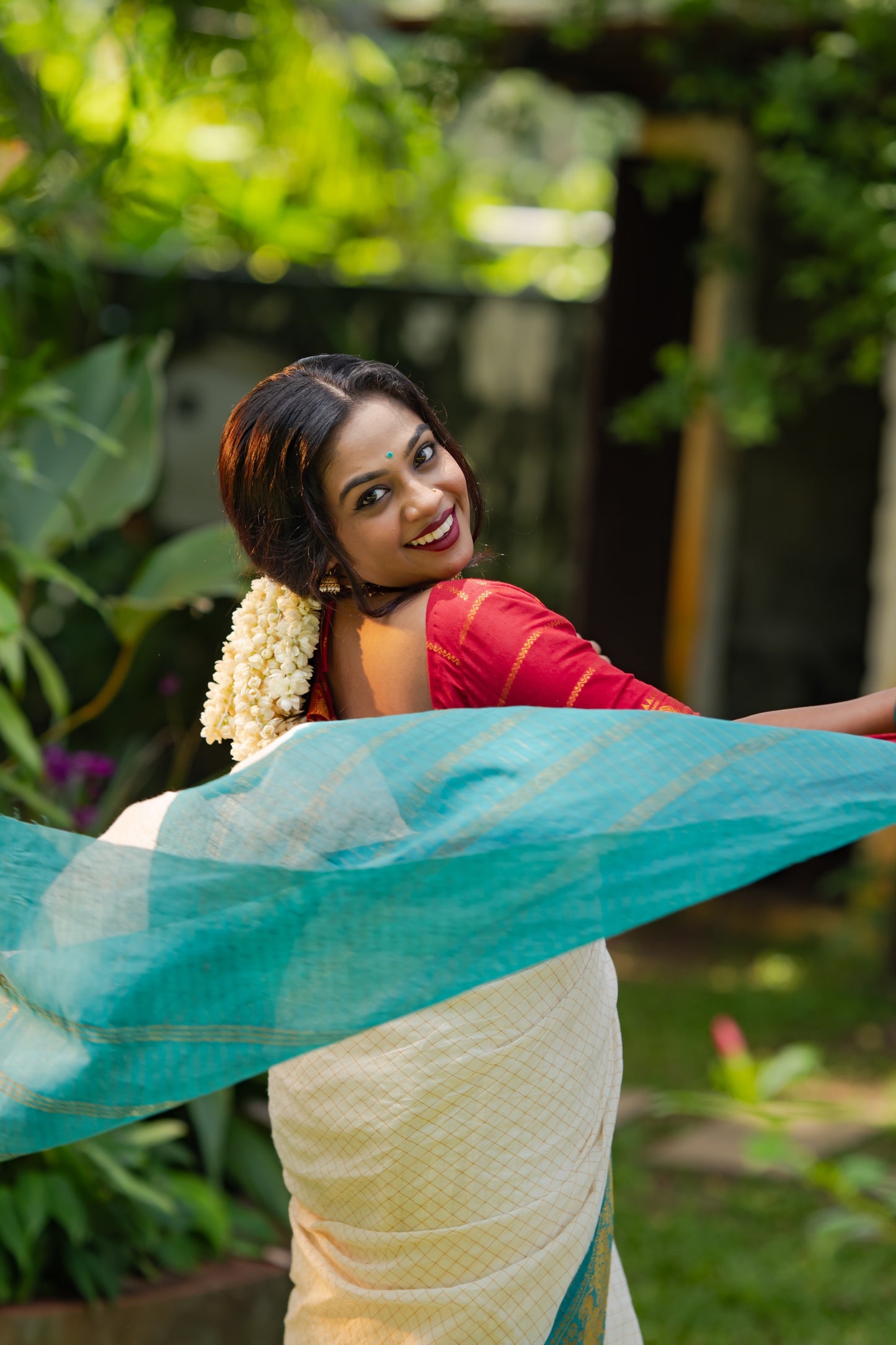 Karthika : Shalabham - Sungudi checks, ivory gold base, red and turquoise blue dual tone border, soft cotton - YCIEON163