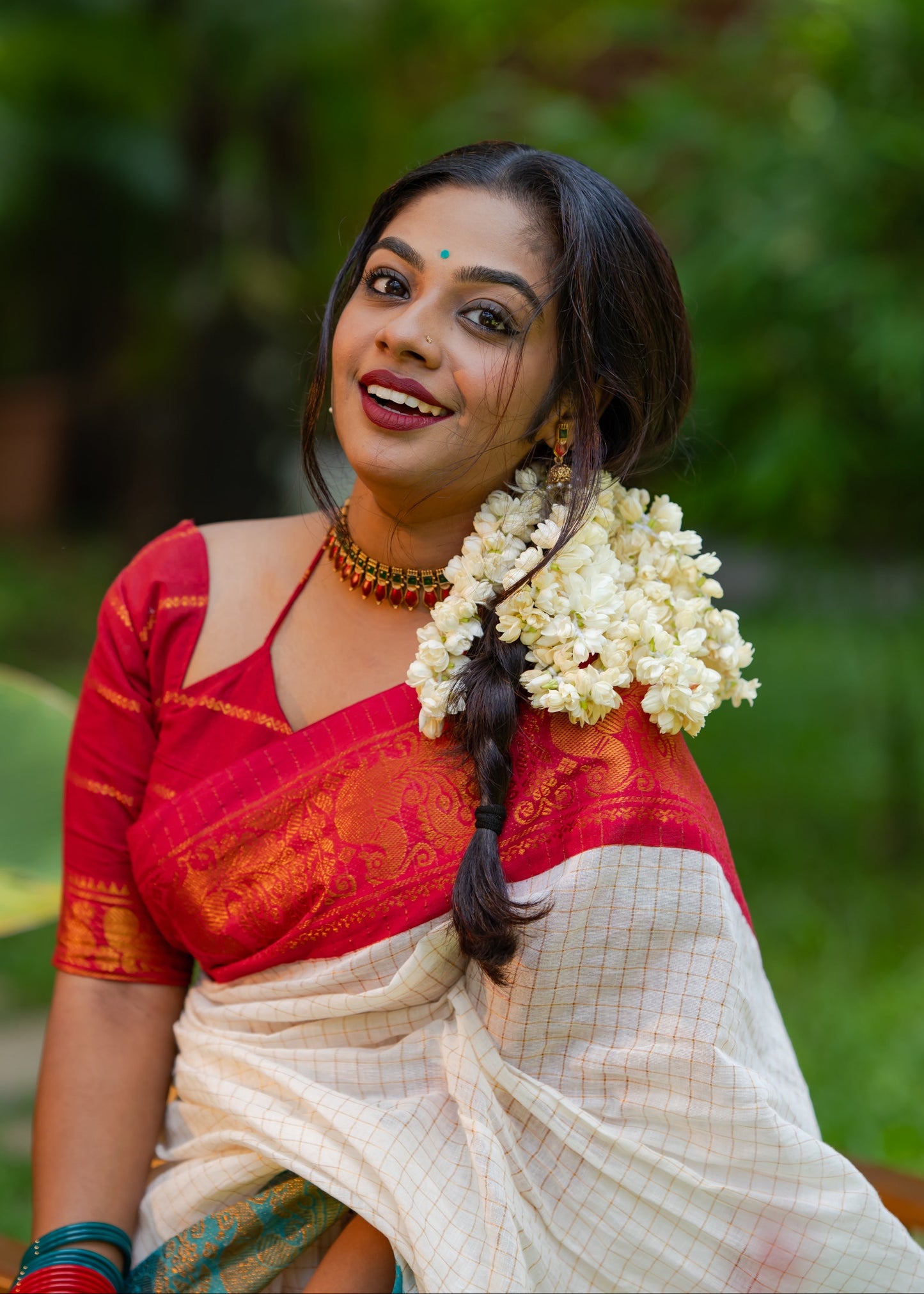 Karthika : Shalabham - Sungudi checks, ivory gold base, red and turquoise blue dual tone border, soft cotton - YCIEON163