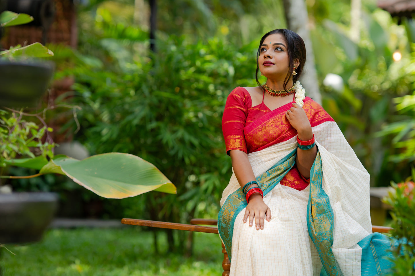 Karthika : Shalabham - Sungudi checks, ivory gold base, red and turquoise blue dual tone border, soft cotton - YCIEON163