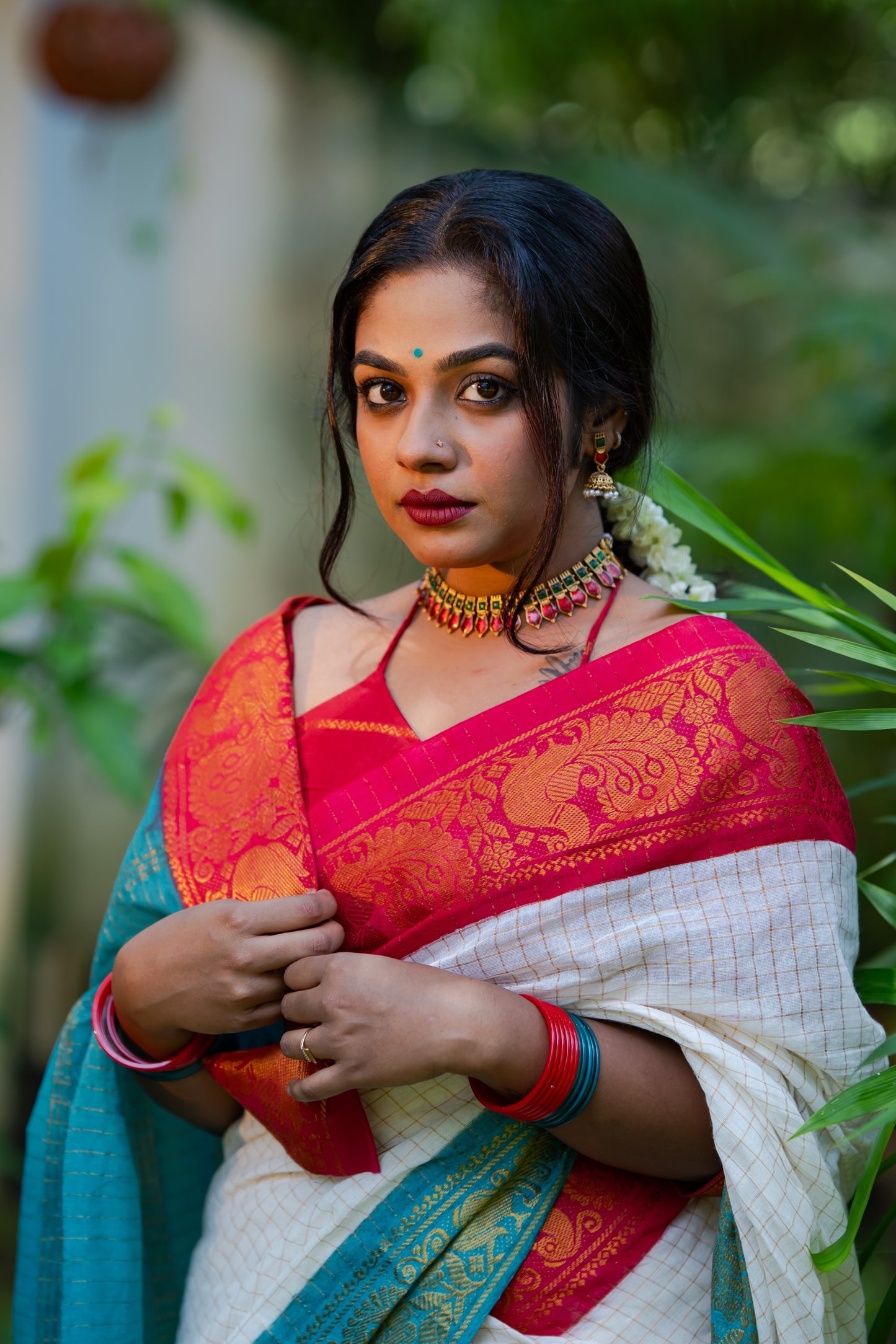 Karthika : Shalabham - Sungudi checks, ivory gold base, red and turquoise blue dual tone border, soft cotton - YCIEON163