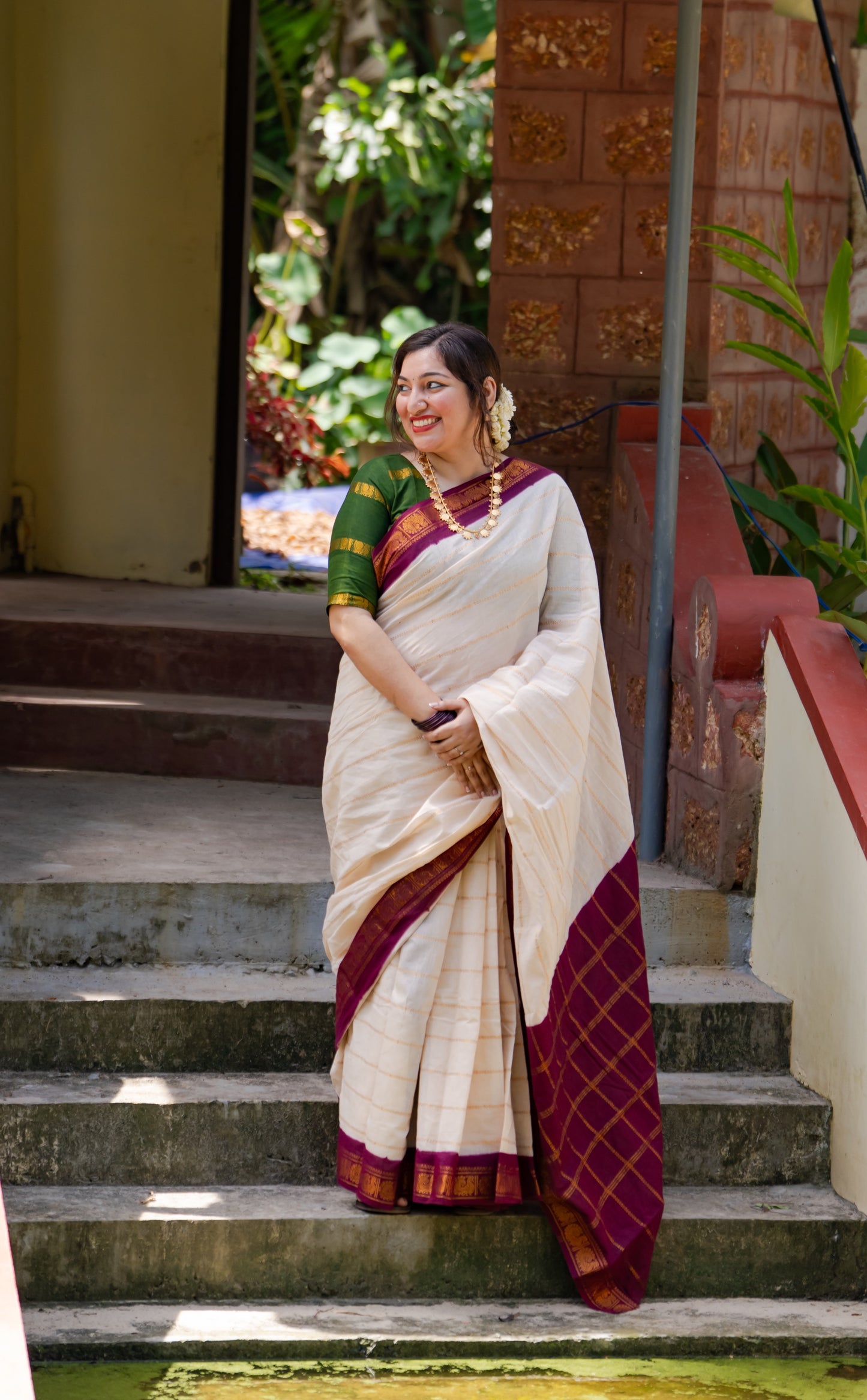 Samantha : Chandanam - Sandal with maroon contrast velthaari sungudi, kattuchayam dyed madurai cotton - YCIEON102