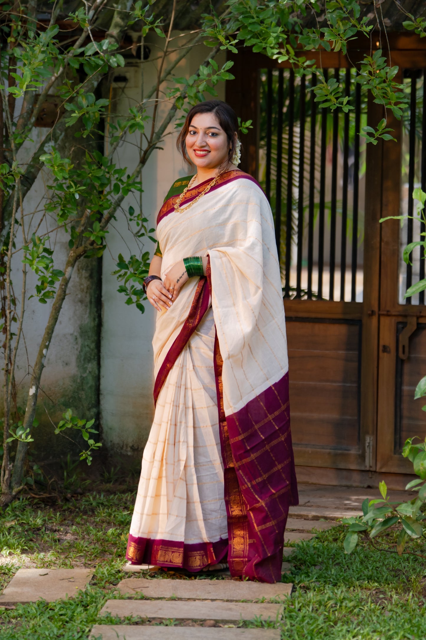 Samantha : Chandanam - Sandal with maroon contrast velthaari sungudi, kattuchayam dyed madurai cotton - YCIEON102