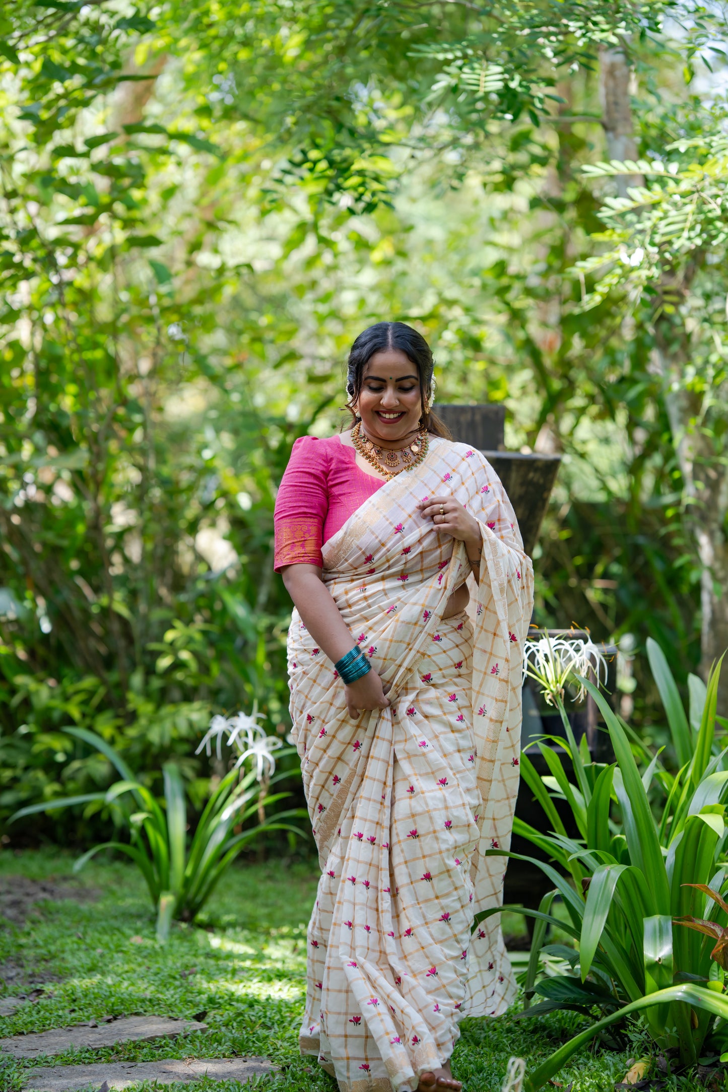 Sradha : Thaamara Kattam - pink lotus embroidery, ivory & gold, soft cotton - YCIEON167