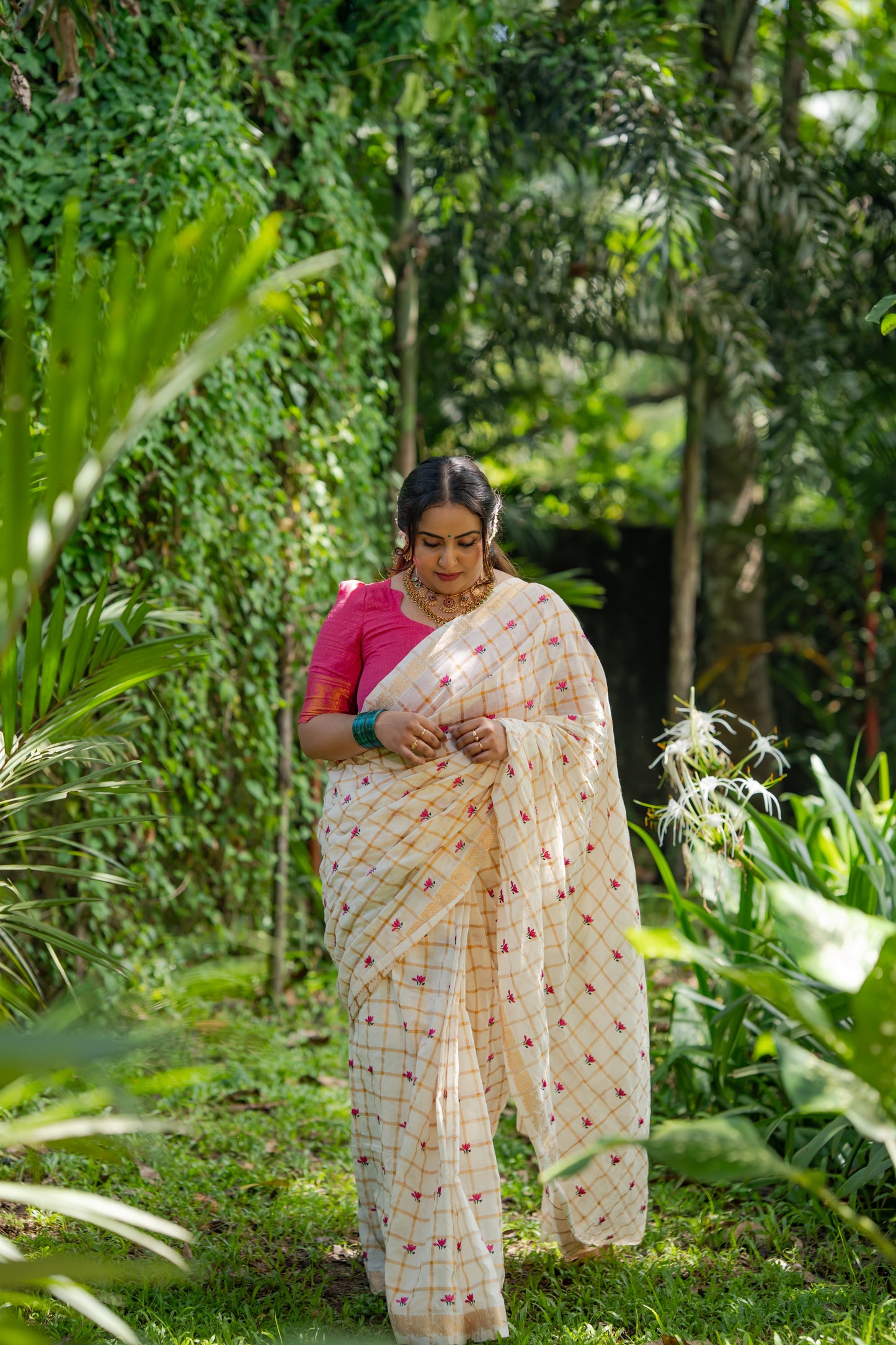 Sradha : Thaamara Kattam - pink lotus embroidery, ivory & gold, soft cotton - YCIEON167