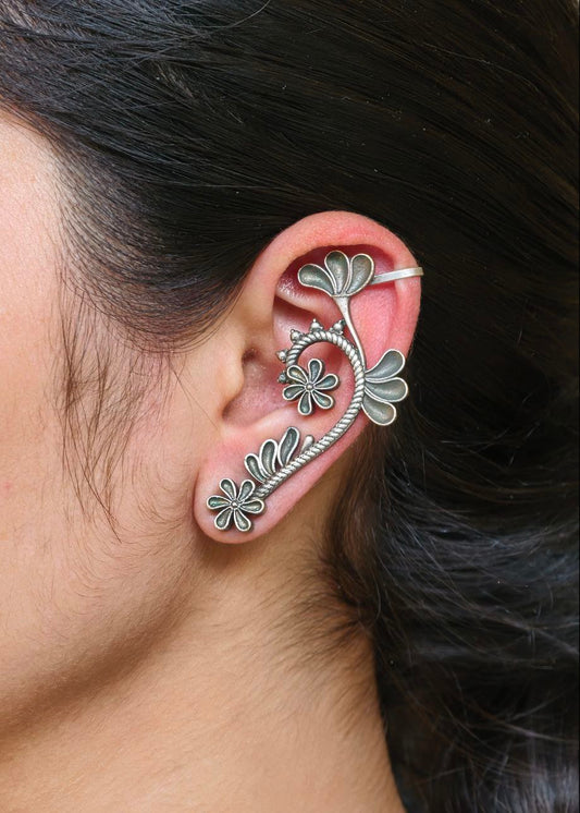 Oxidised silver, floral patterned earcuff - YCOSEC582